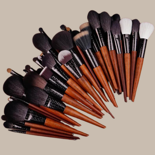 Natural & Synthetic Makeup Brushes Vakasi