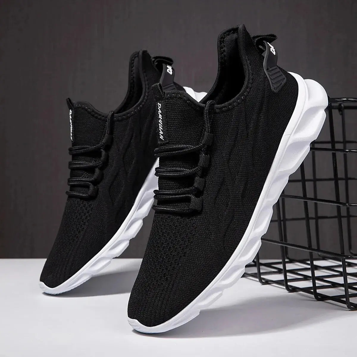 Men Vulcanized Walking Running Shoes Unisex Casual Lightweight Tennis Shoes Athletic Sports Shoes Breathable Fashion Sneakers Vakasi